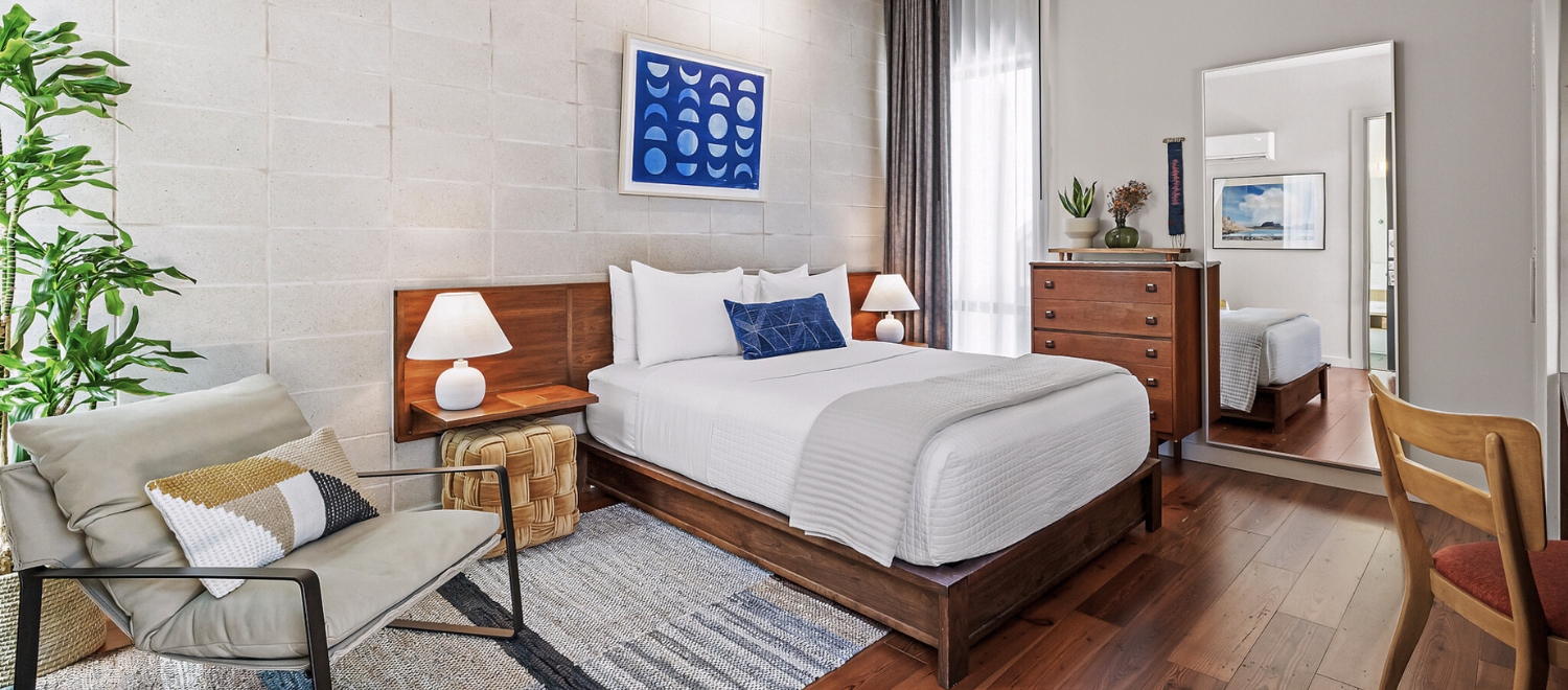 Heywood Hotel Boutique Hotel Austin Room 3 Queen High Standard featuring queen bed, artwork by Darvin Jones, and midcentury modern furniture